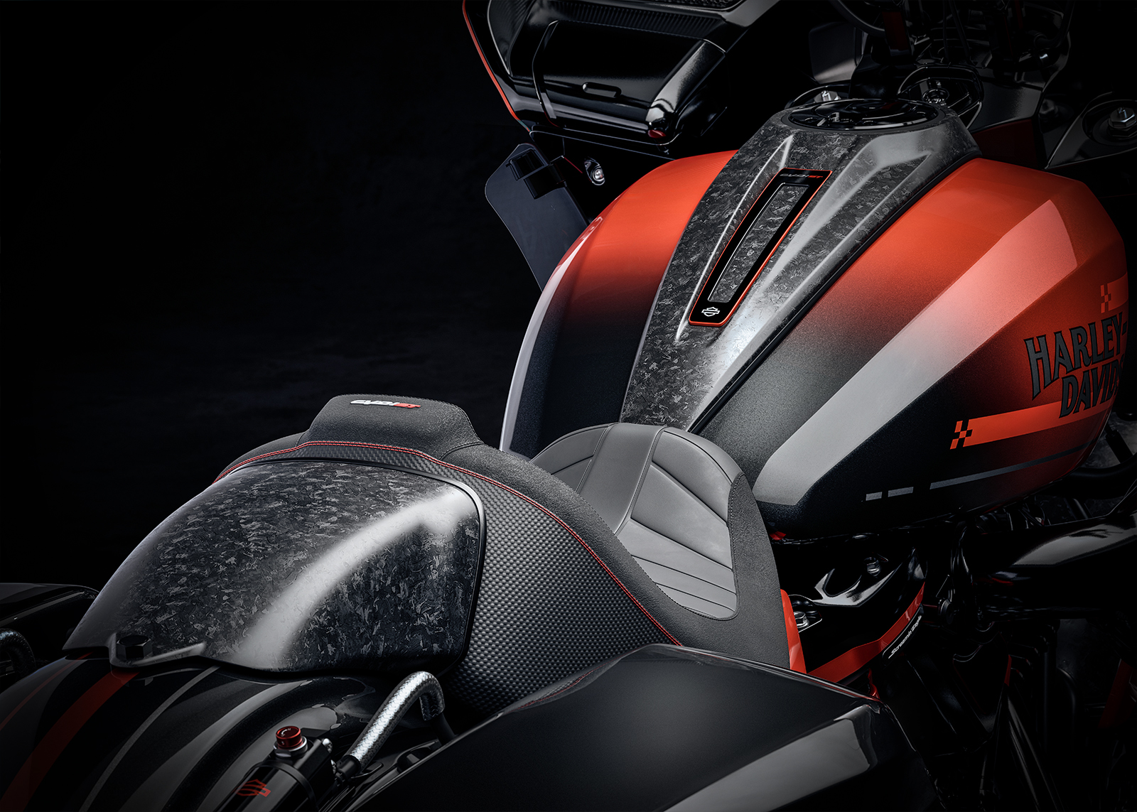 2026-cvo-road-glide-st-beauty-forged-carbon-ls