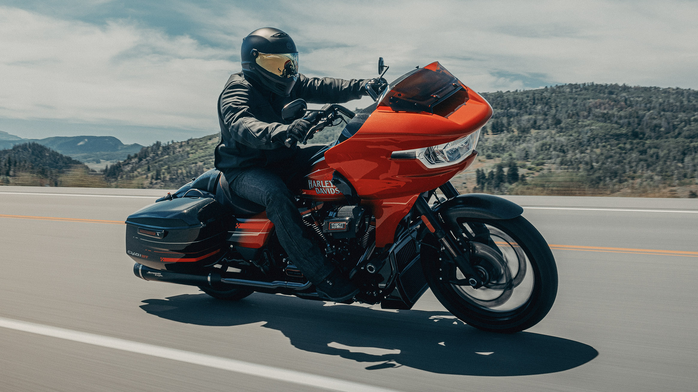 2026-cvo-road-glide-st-riding-ls
